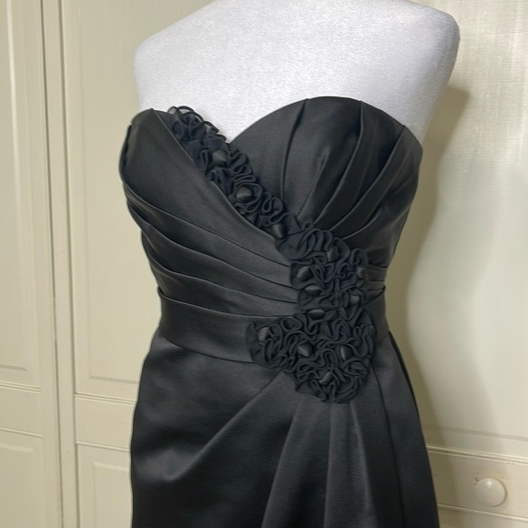 VINEYARD COLLECTION Women’s Black Ruched Side Ruffle Detail Formal Dress Size 8 - Picture 4 of 9